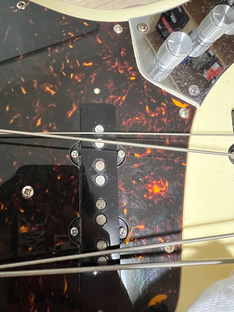 ベース Squier Jazz Bass