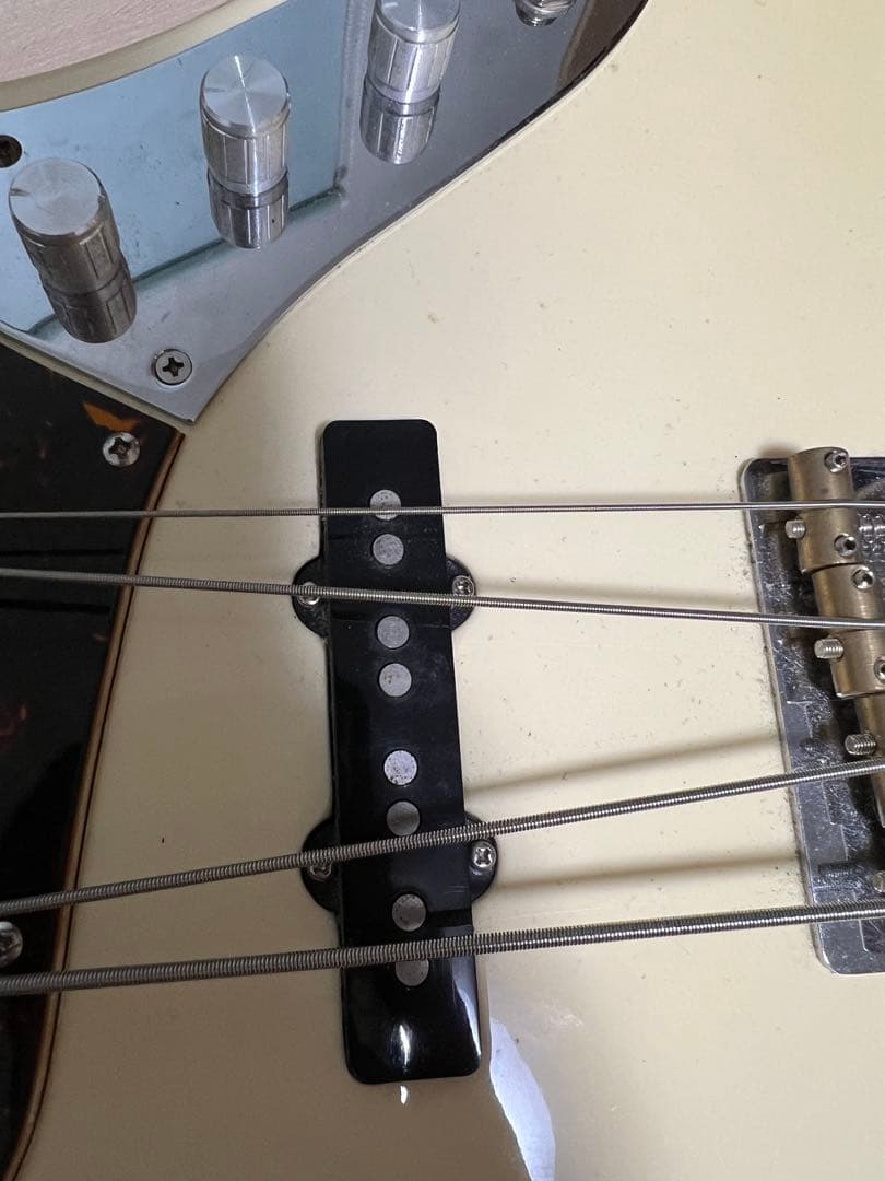 ベース Squier Jazz Bass