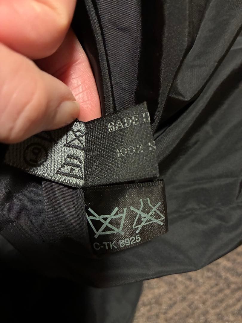 PRADA ブラック ナイロンコート