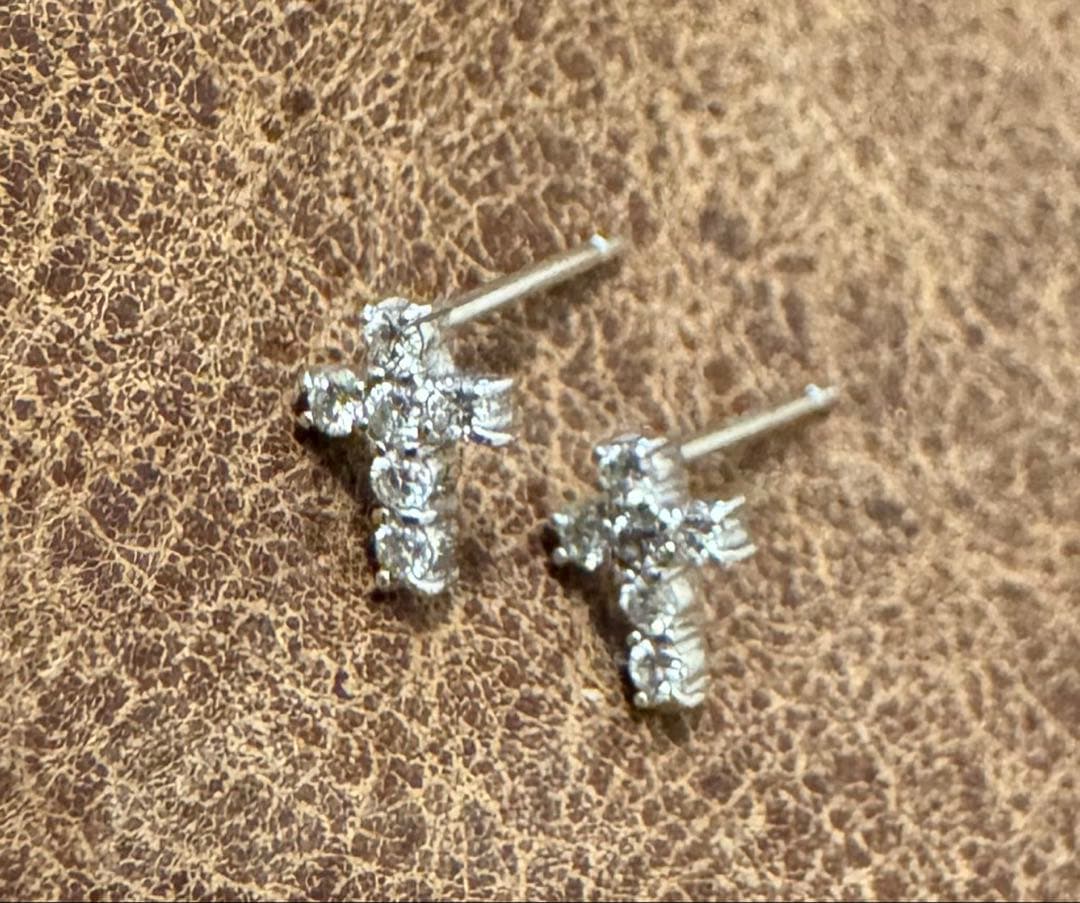 クロス　プラチナ　ダイヤモンド　ピアス☆ キャッチ無し