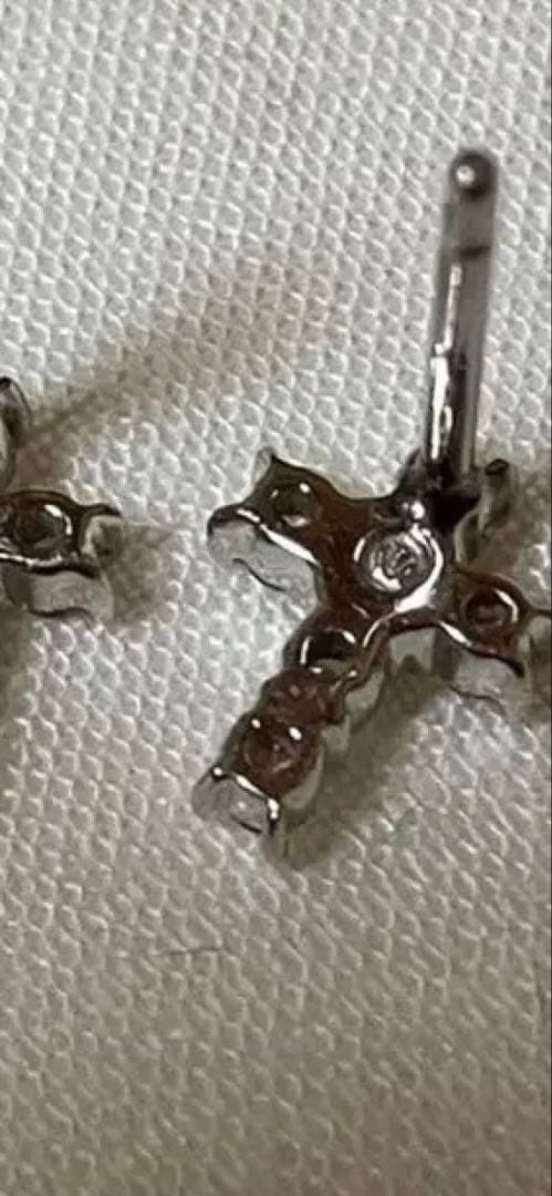 クロス　プラチナ　ダイヤモンド　ピアス☆ キャッチ無し