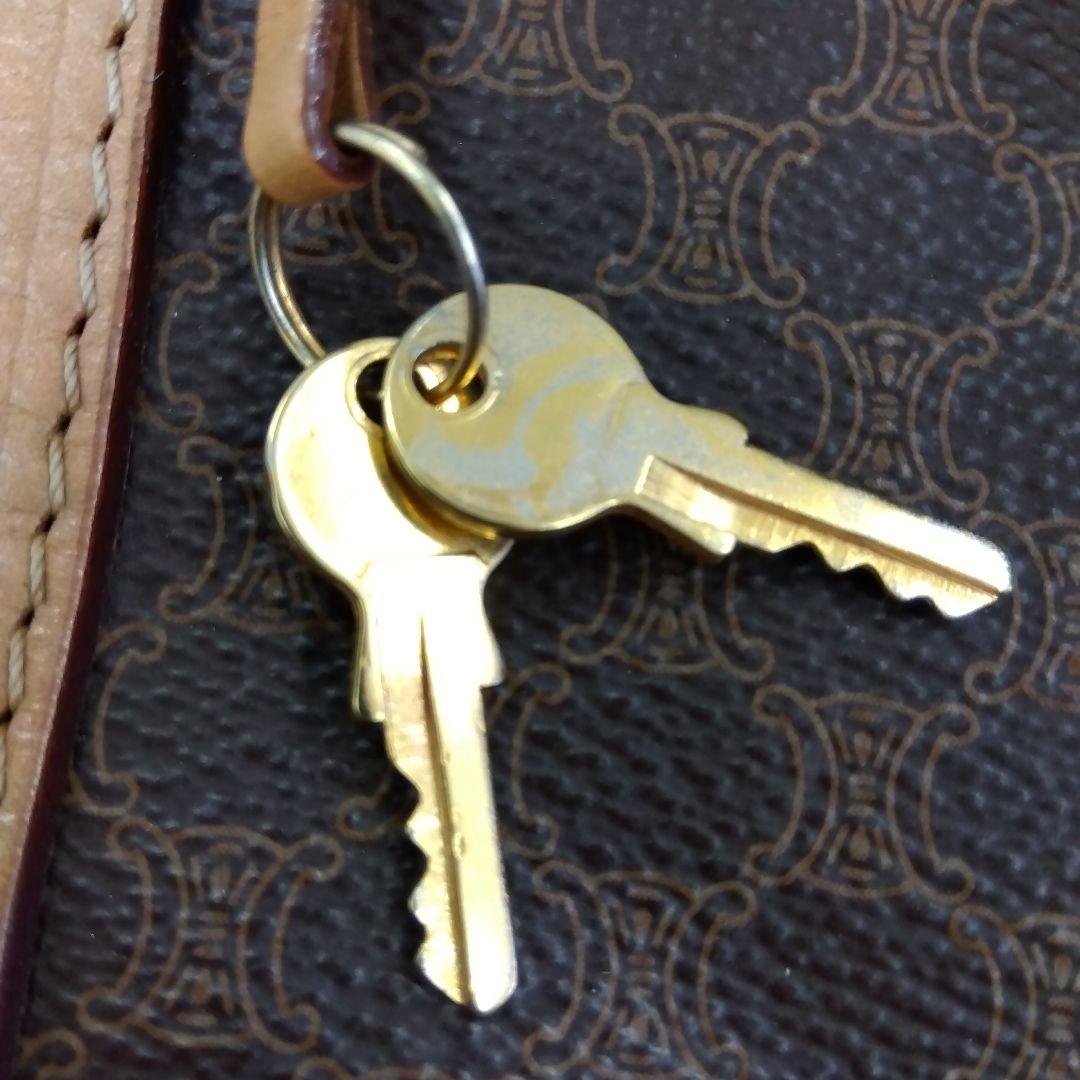 JP53 セリーヌ マカダム ボストンバッグ カデナ&クロシェット付き キー2本