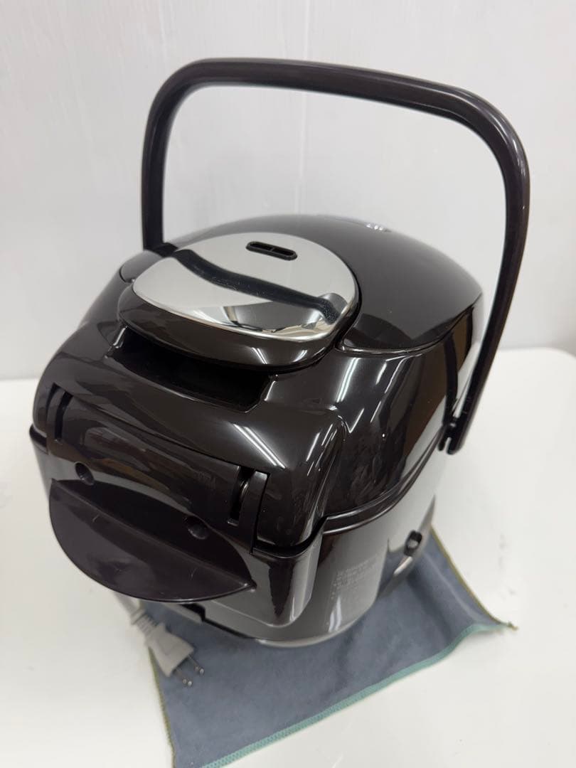 ZOJIRUSHI NP-ZH10圧力IHジャー炊飯器　2022年製
