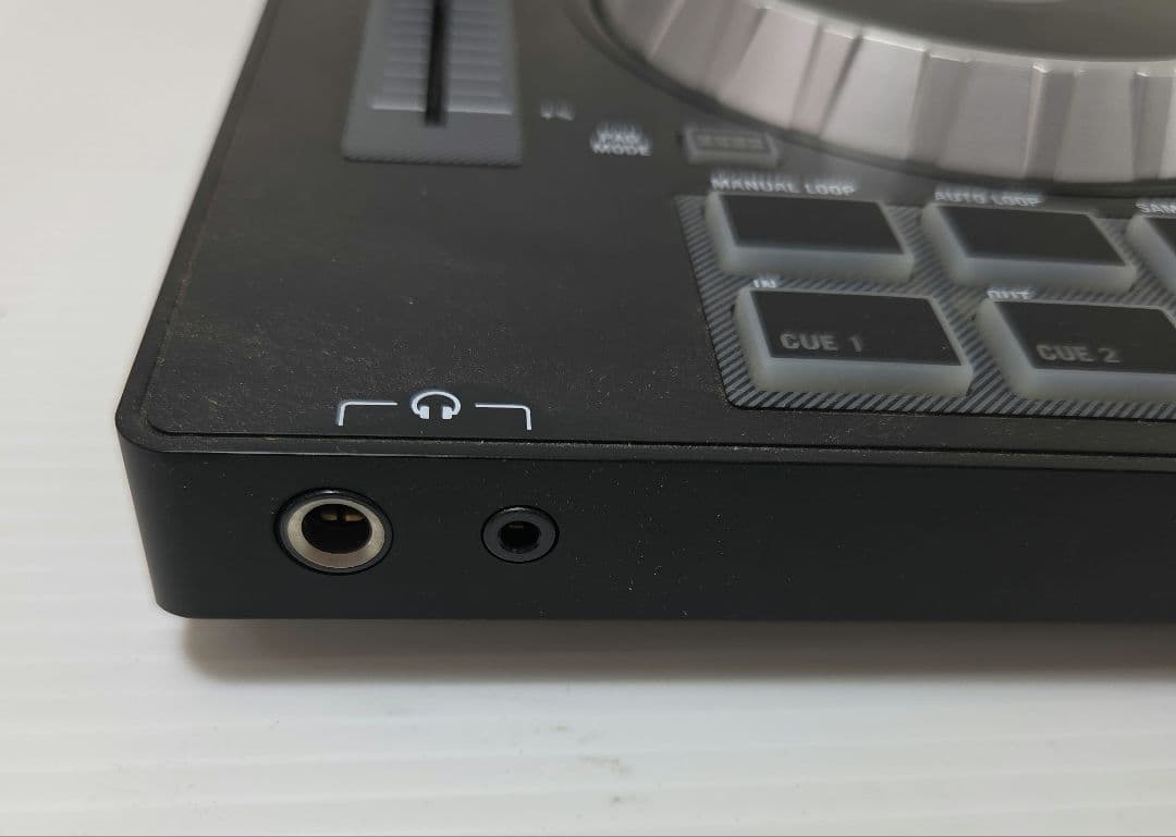 Numark Mixtrack Platinum 4デッキDJ