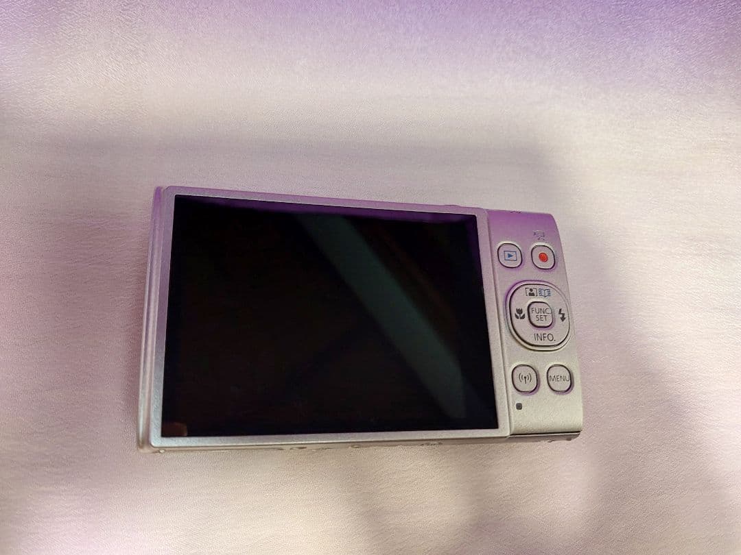 Canon IXY 650 コンパクトデジタルカメラ　数回使用