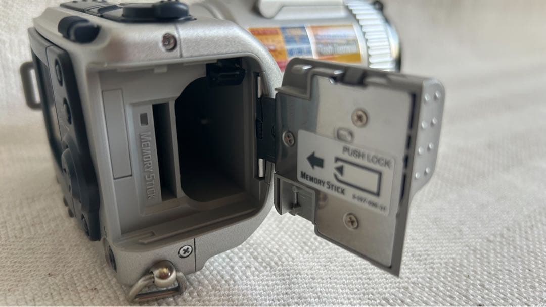 最終価格【希少品】SONY DSC-F505V Cyber-shot〈未使用〉