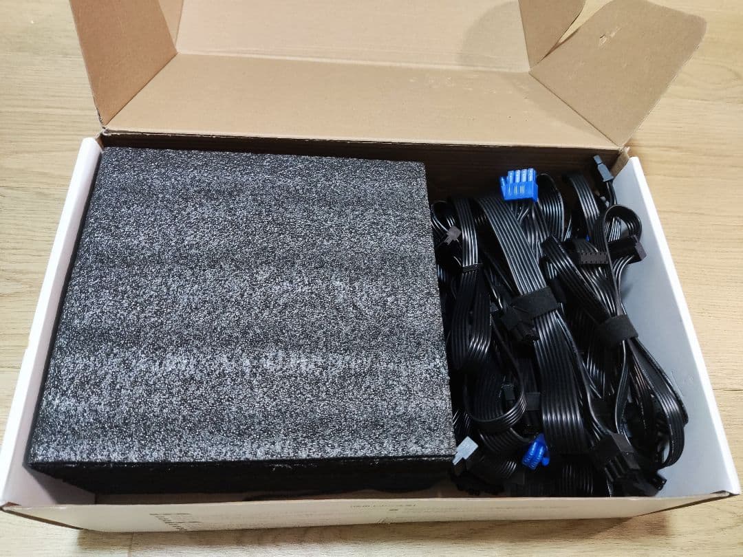 玄人志向 KRPW-GR1000W/90+ ATX電源ユニット