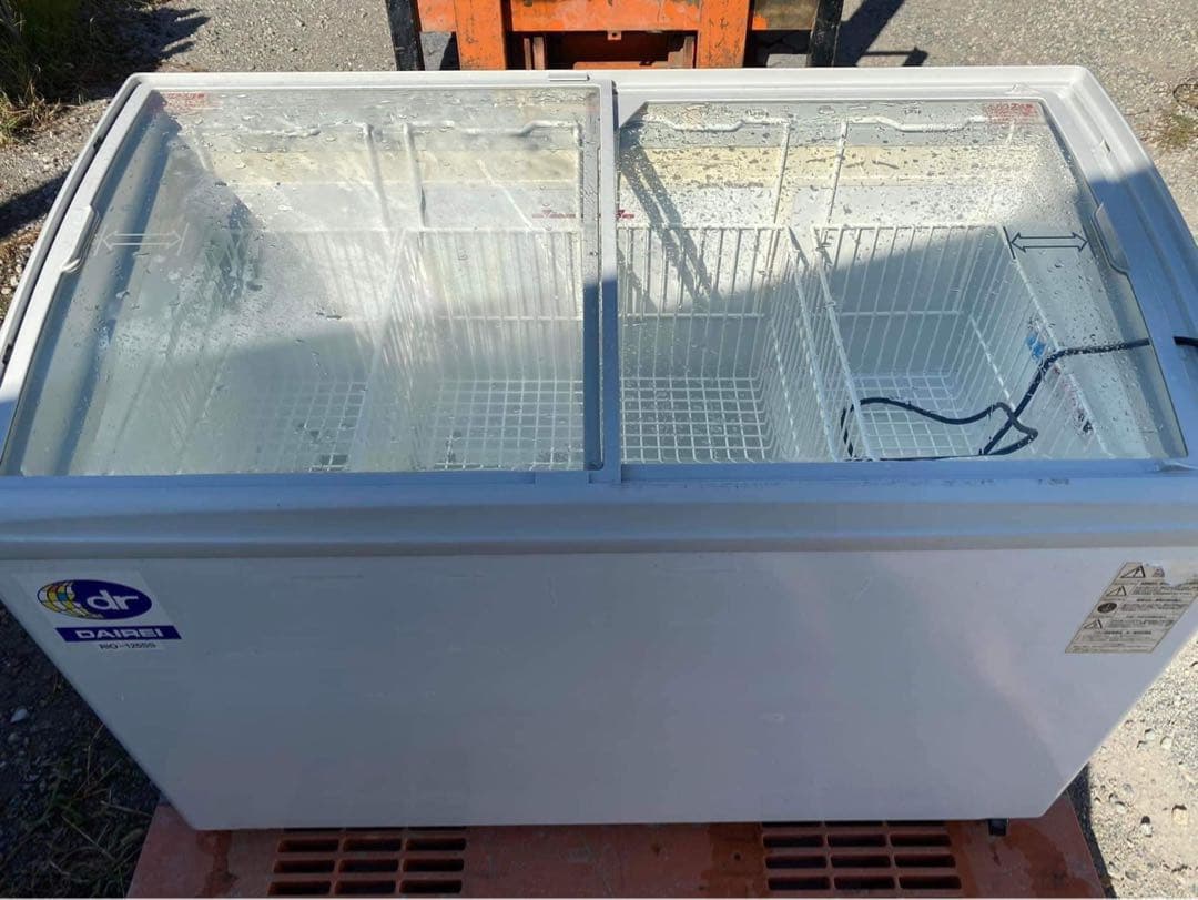 ホワイト冷凍庫 ガラス蓋付き