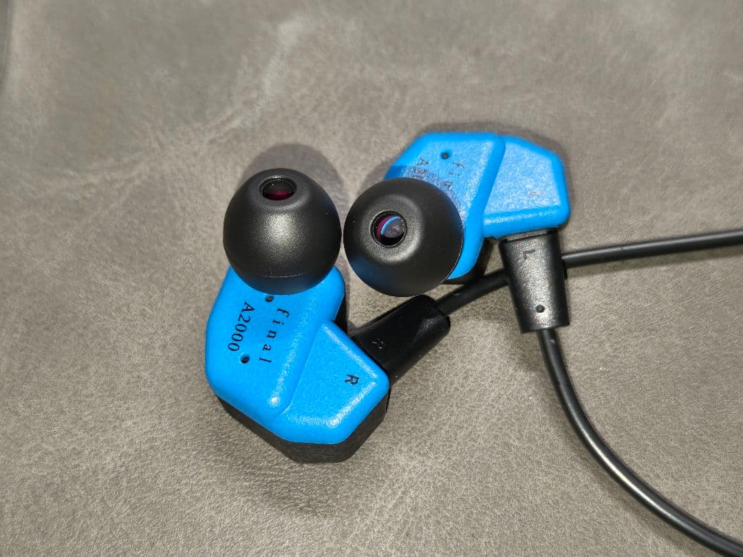 final a2000 有線イヤホン