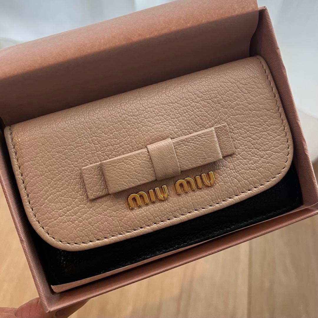 MIUMIU ベージュ ブラック レザー 名刺入れ カードケース