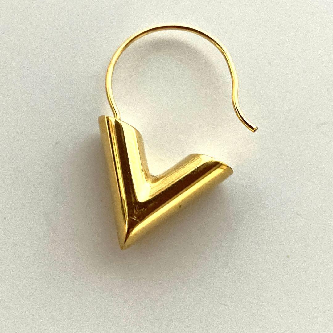 LOUIS VUITTON エッセンシャルv フープピアス