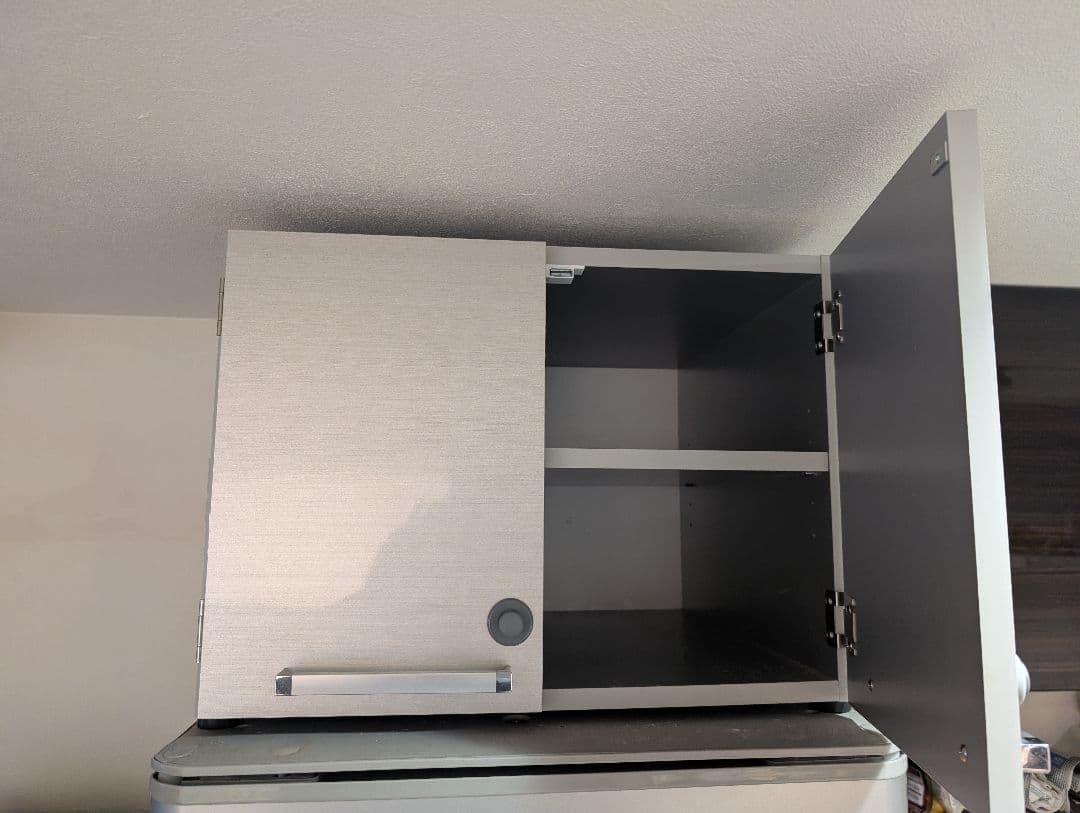 dinos ディノス 光沢仕上げ・冷蔵庫上ストッカー 幅57cm（脚部59cm）