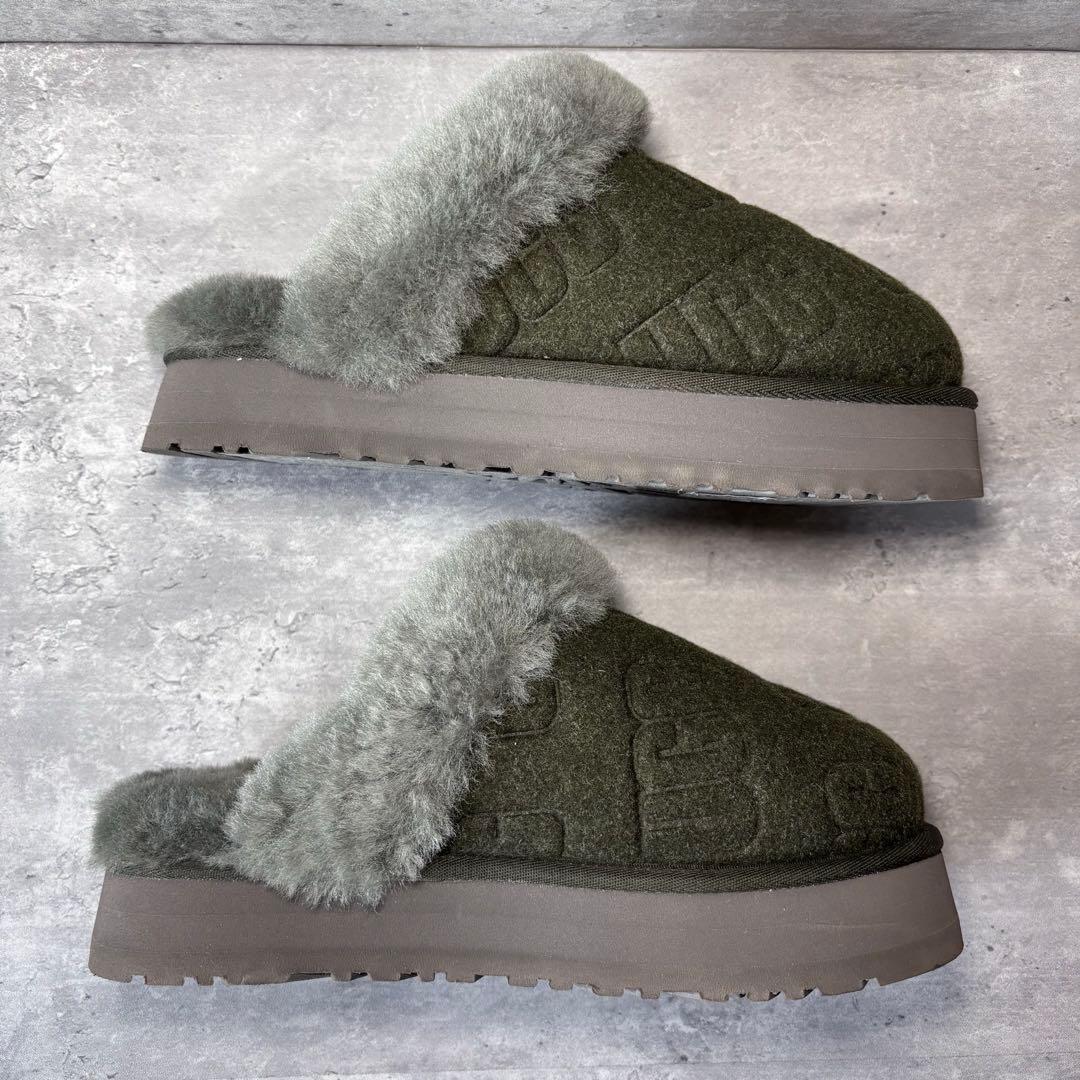 【専用】UGG アグ　新品　ディスケット　ロゴ サンダル 希少デザイン