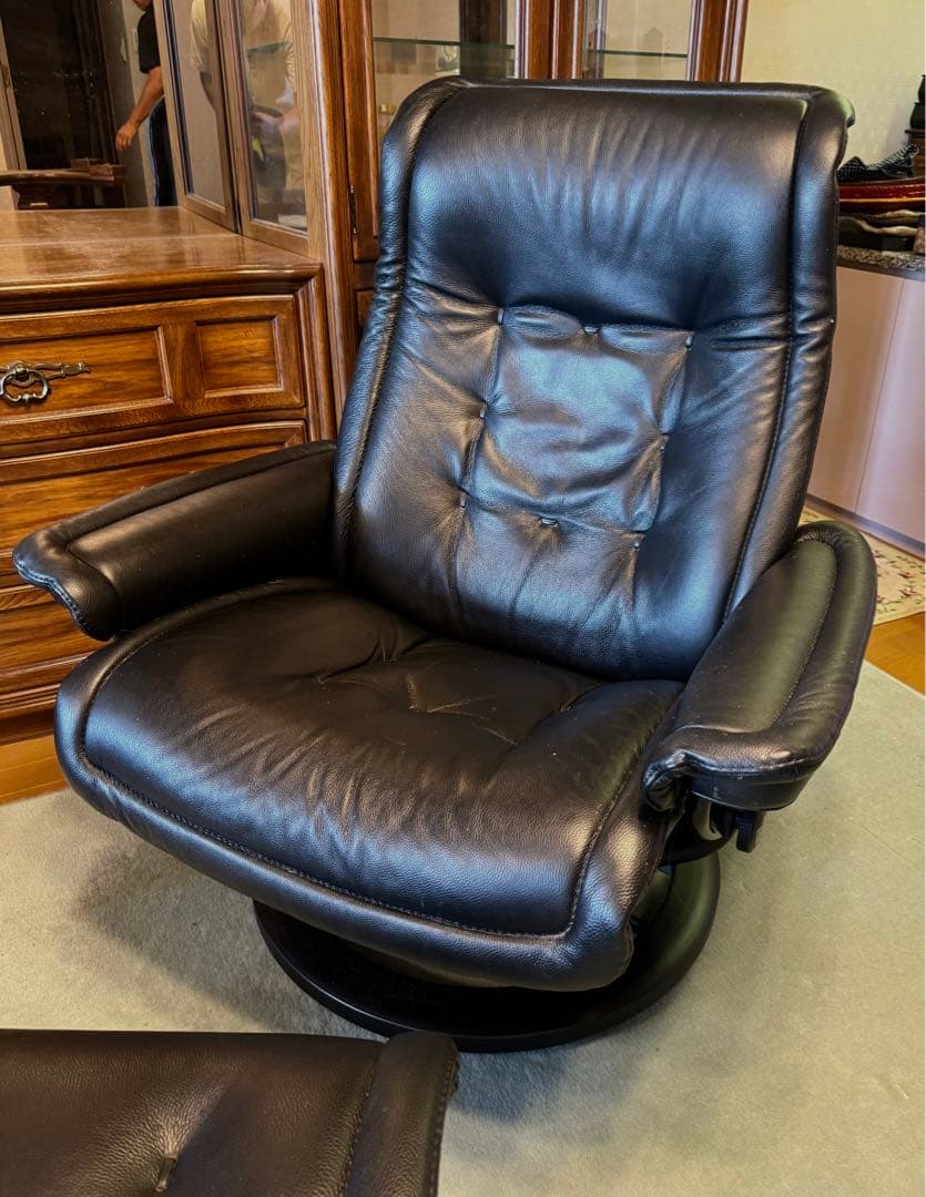 本革 Ekornes ロイヤル Lサイズ リクライニングチェア オットマン付