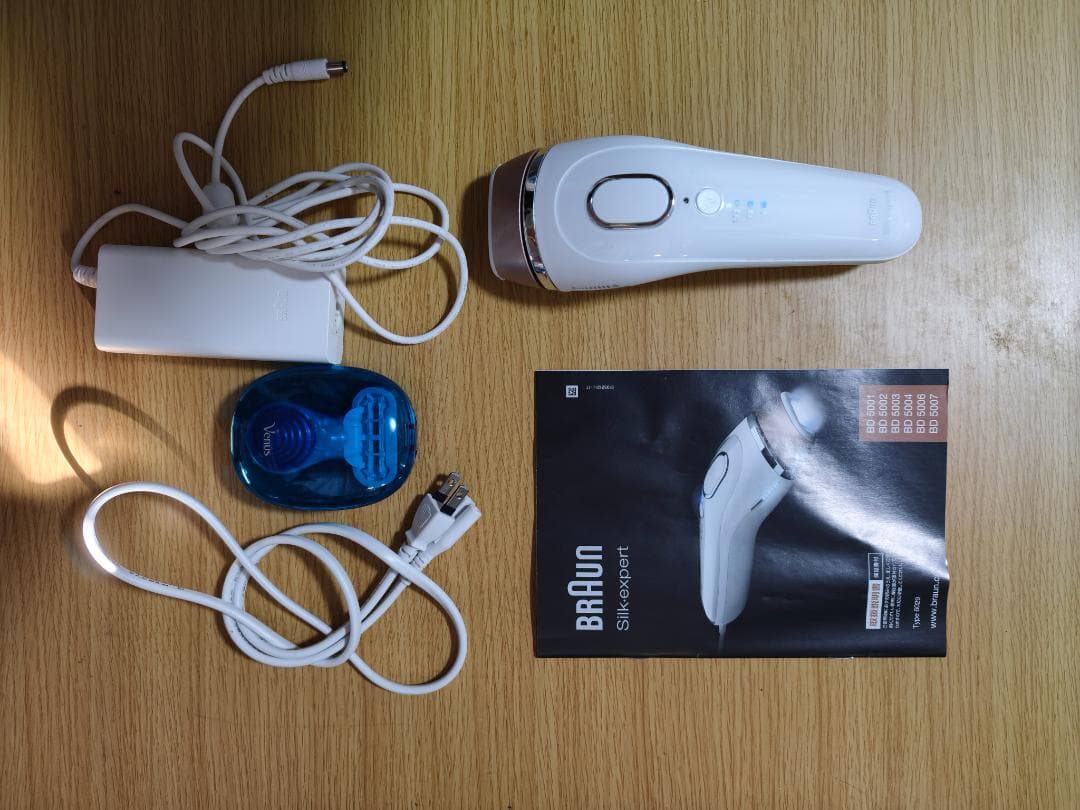 BRAUN シルク・エキスパート BD-5004　（自宅用フラッシュ美容器）