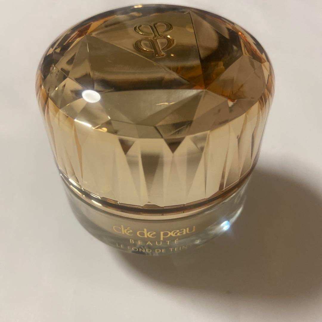 クレ・ド・ポー ボーテ　ル・フォンドゥタンｎ　オークル10☆