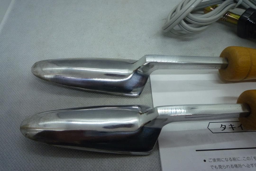 ⑦　展示未使用品　タキイ和裁電化鏝　ランプ付　和裁こて　 和裁コテ　鏝２本付