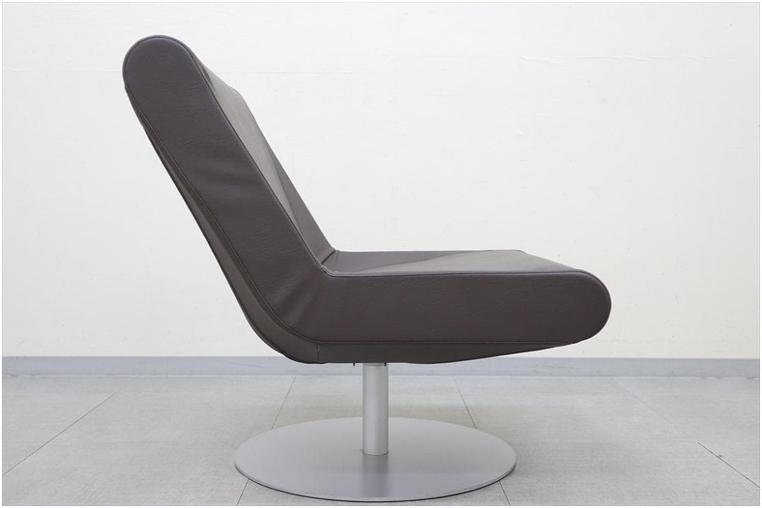 展示品 カッシーナ ブーメラン プリュス ラウンジ スウィベル チェア 回転