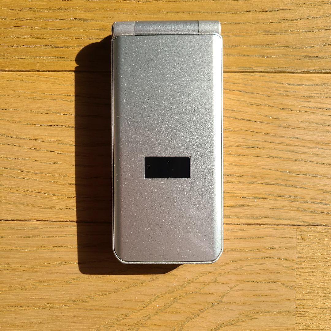 シルバー 折りたたみ式携帯電話 本体