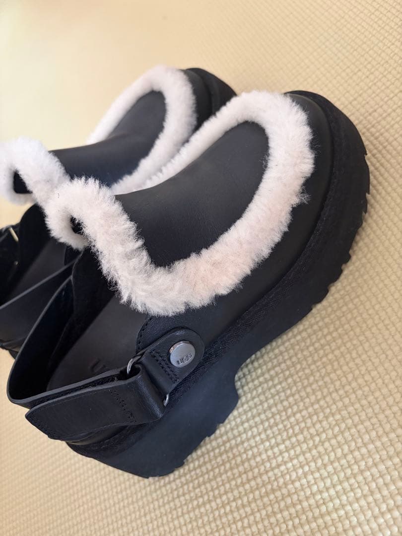 UGGアグ　Esmee Leather Clog