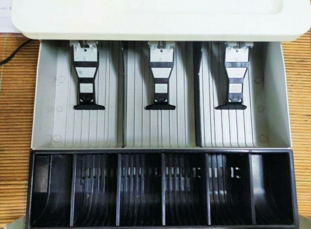 カシオレジスター　SE-G1　中古品　人気機種感熱紙　送料無料　617706