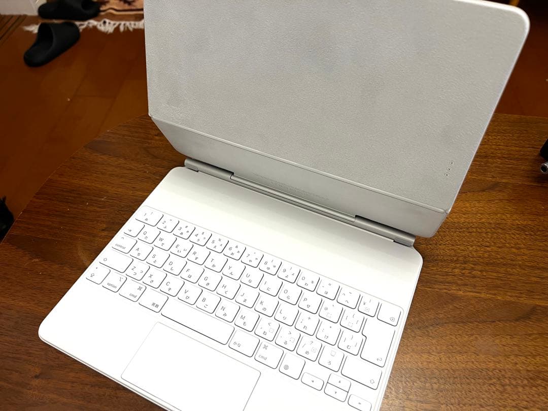 k*9様 Apple iPad Magic Keyboard 【MJQL3J】