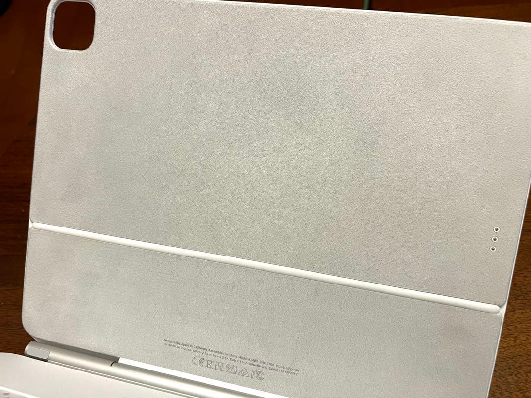 k*9様 Apple iPad Magic Keyboard 【MJQL3J】