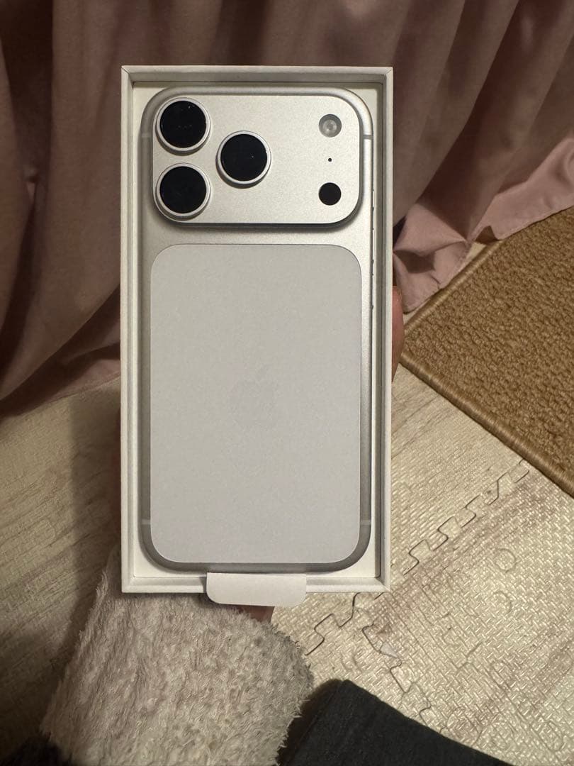 海外版 iPhone 17 Pro 1TB、新品, 未アクティベート・未使用