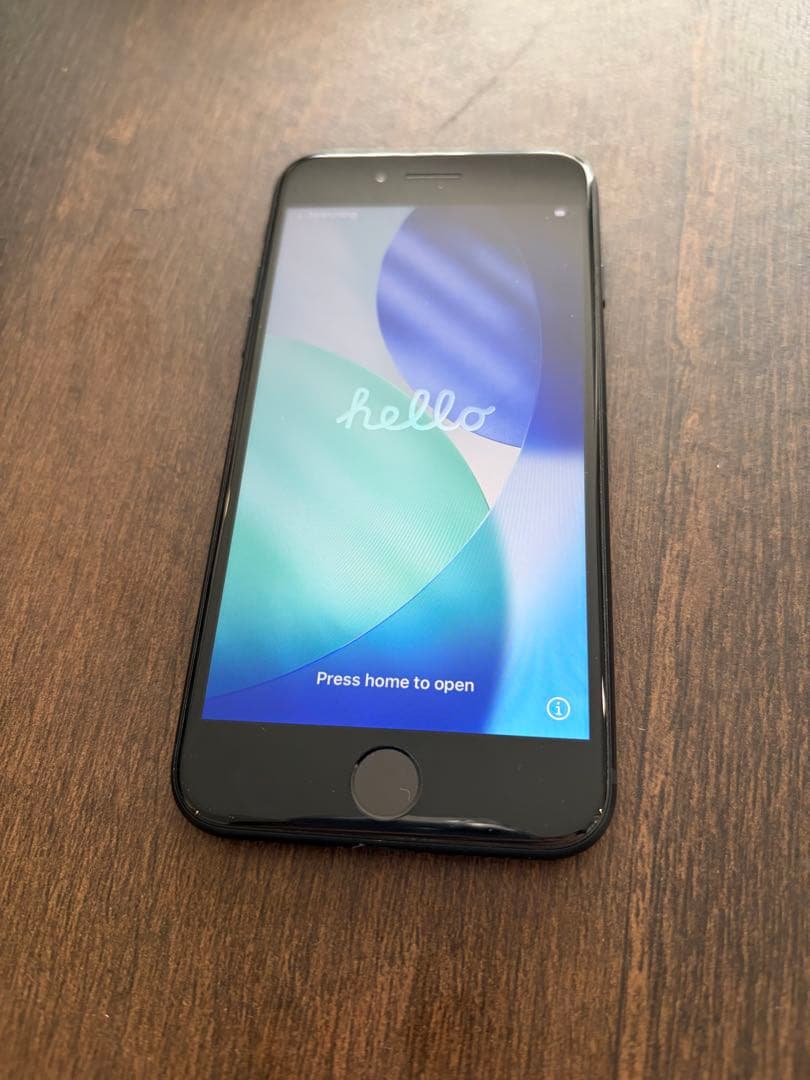 Apple iPhone SE (第3世代) ブラック 本体