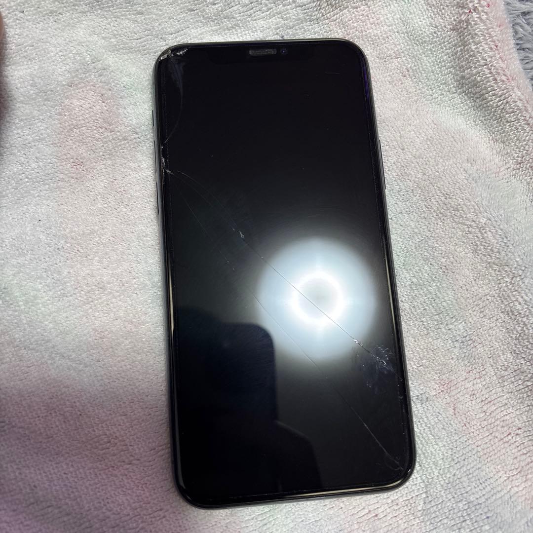 iPhone11プロ　ミッドナイトグリーン　ケース付