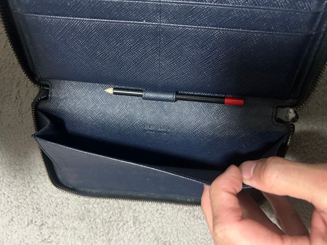 PRADA 正規品長財布