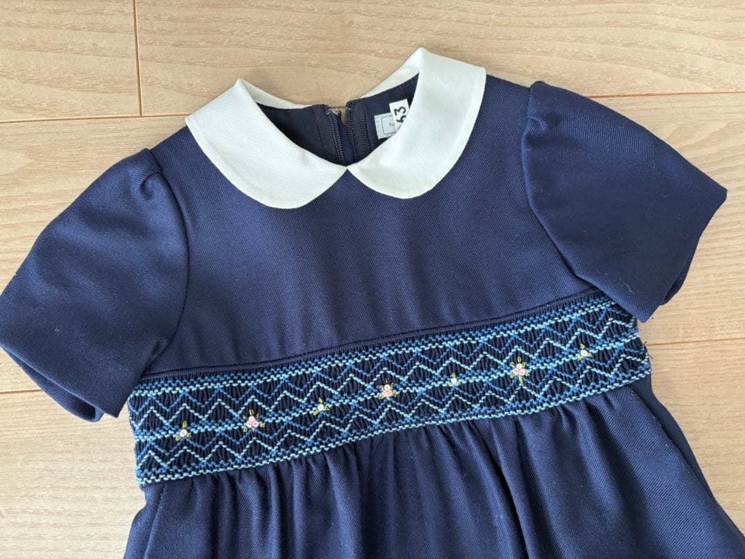 白金よつば　紺色 半袖ワンピース 刺繍入り　95