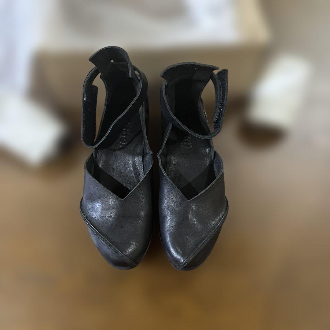 か*り様 トリッペン　レザーオープントゥサンダル 黒 中ヒール