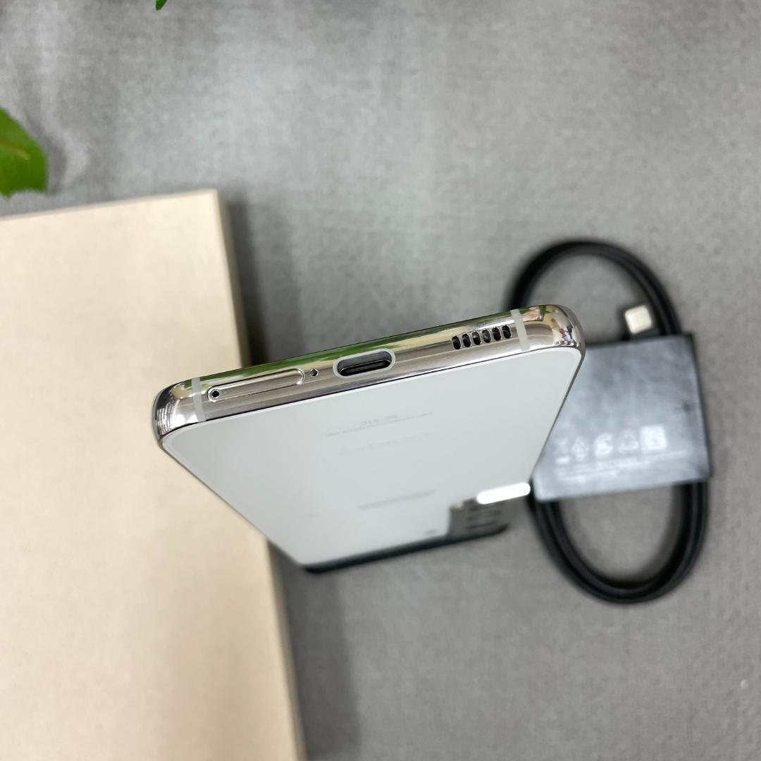 新品同様 Galaxy S22 ファントムホワイ 256GB 国内SIMフリー