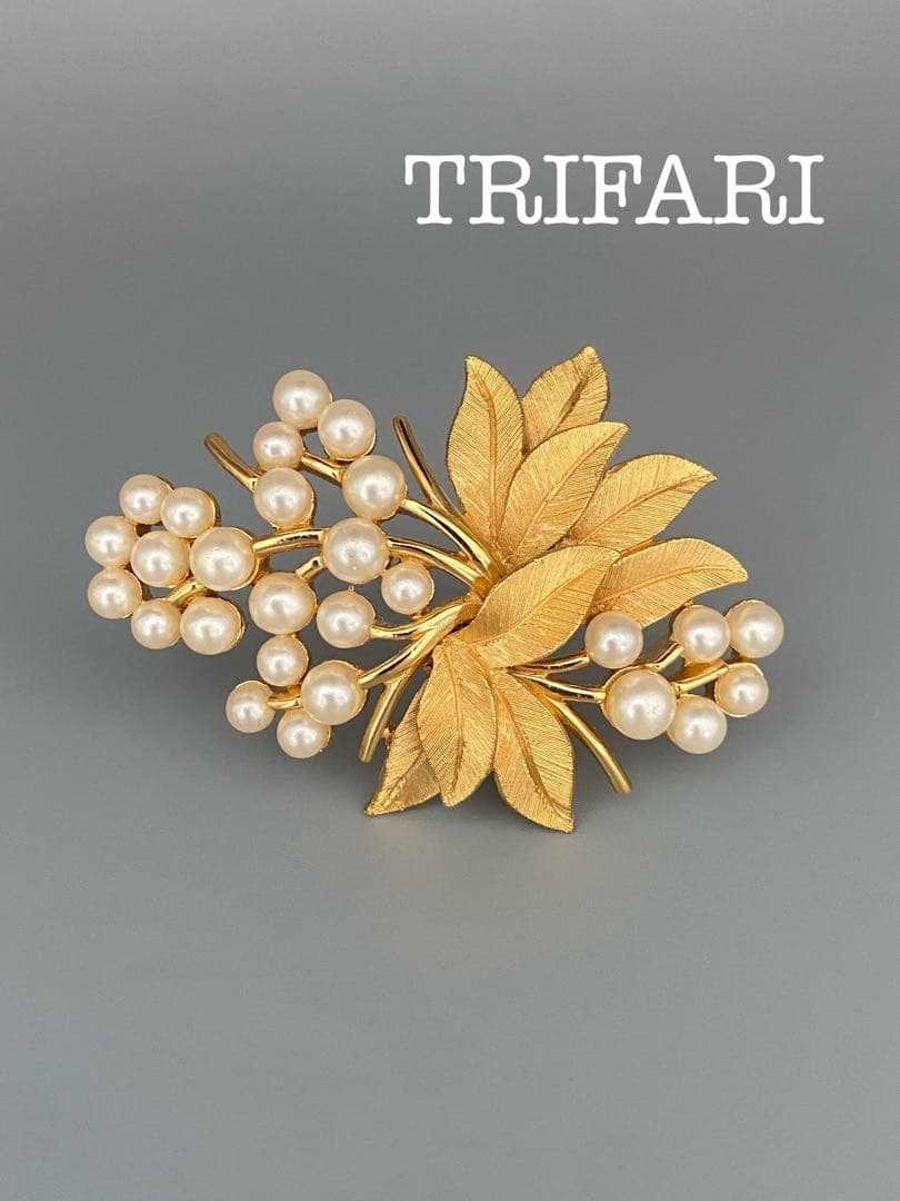 lotuscloud 2530⭐️TRIFARI トリファリヴィンテージブローチ