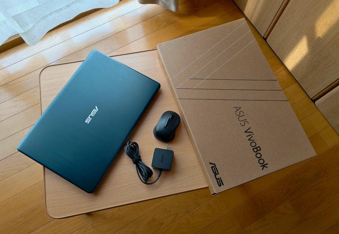 Asus Vivobookノートパソコン