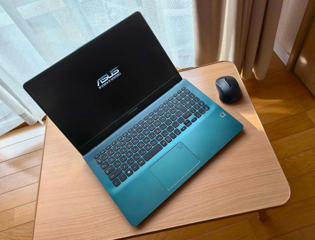 Asus Vivobookノートパソコン