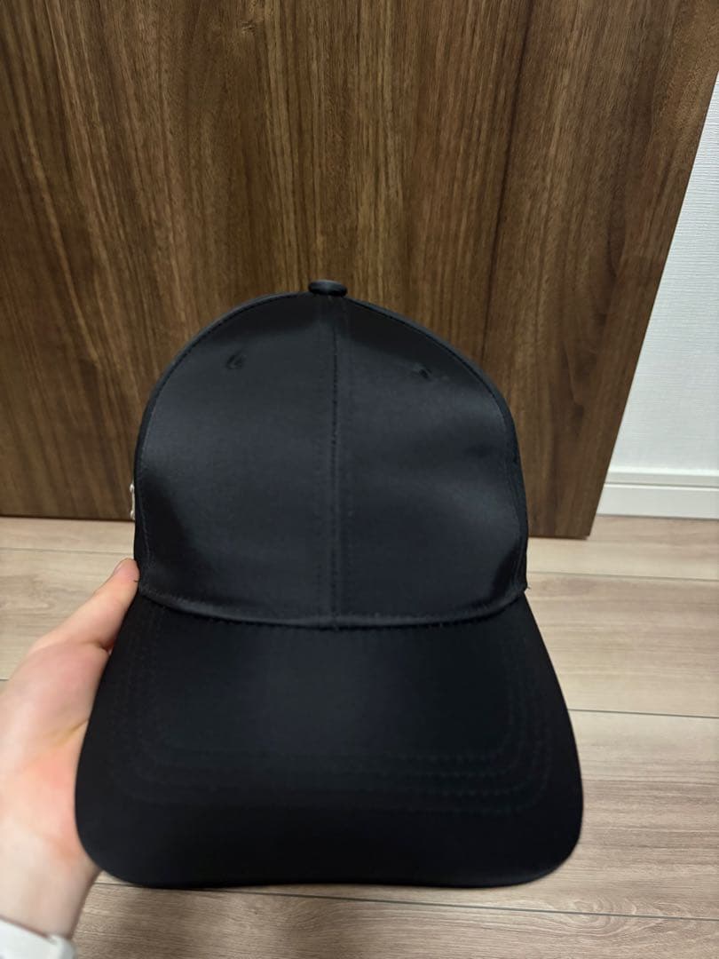 PRADA ブラック キャップ