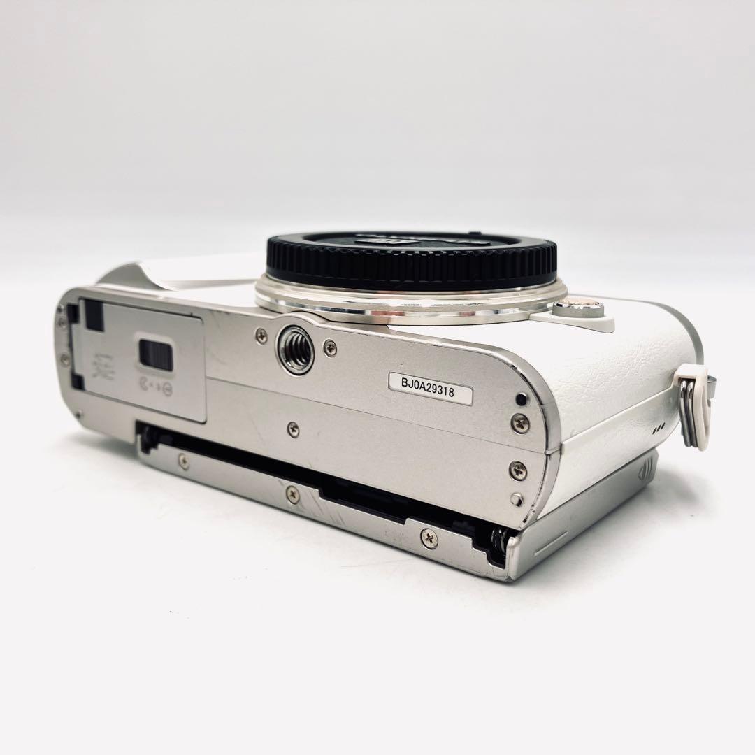 OLYMPUS E-PL9 ホワイト　望遠ダブルレンズキット