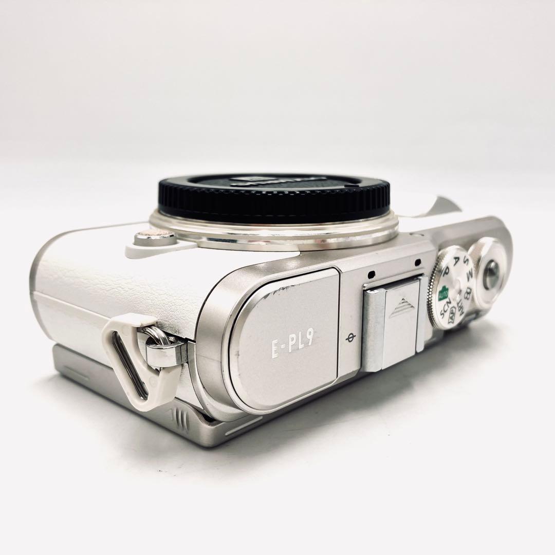 OLYMPUS E-PL9 ホワイト　望遠ダブルレンズキット