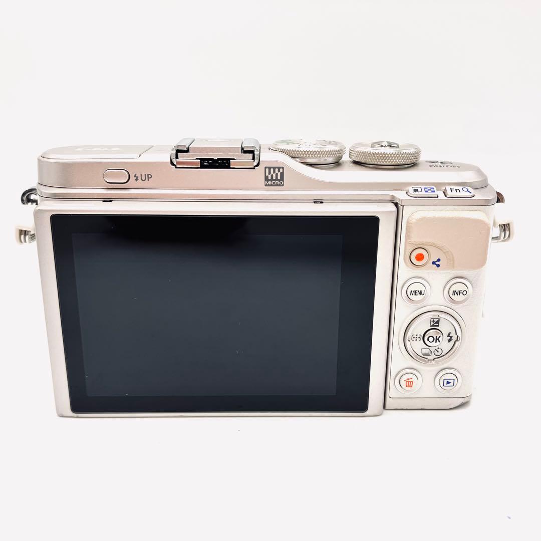 OLYMPUS E-PL9 ホワイト　望遠ダブルレンズキット