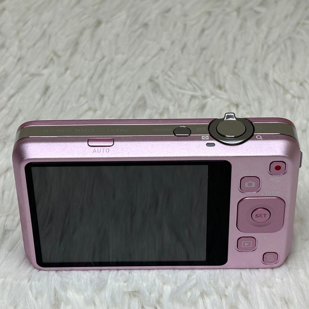 美品　CASIO カメラ　エクシリム　EX-Z800 充電器　ピンク コンデジ