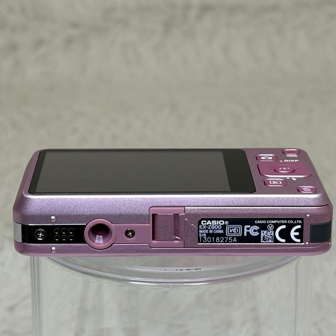 美品　CASIO カメラ　エクシリム　EX-Z800 充電器　ピンク コンデジ