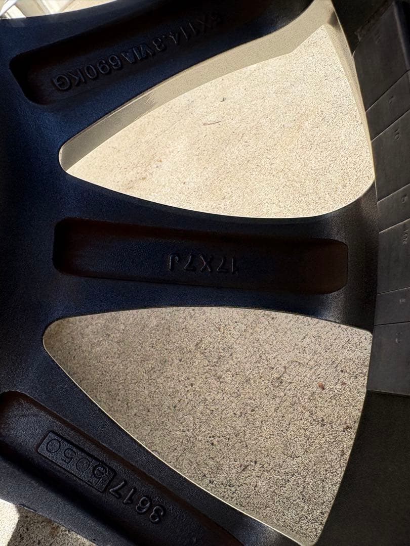 専用　キロ未満 訳アリスタッドレス カールソン 1/11EVO プリウス CT