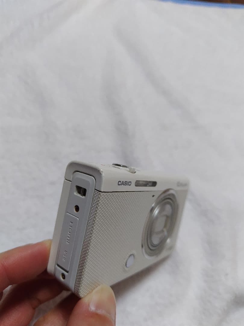 CASIO EXILIM EX-ZR70 ホワイト コンパクトデジタルカメラ