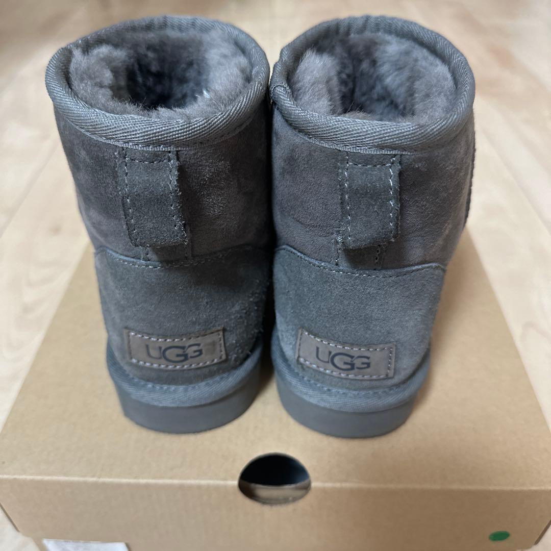 UGG アグ　クラシックミニII