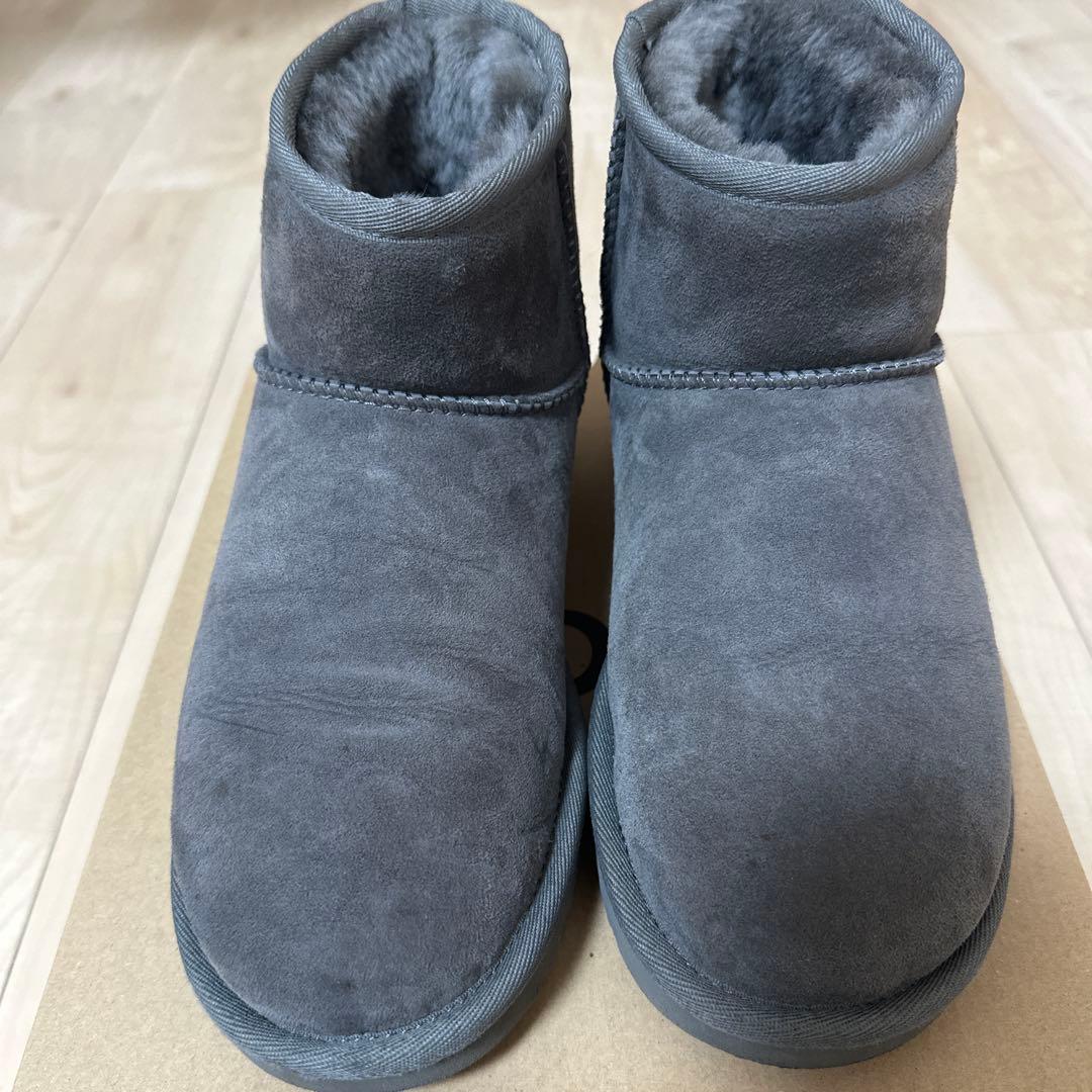 UGG アグ　クラシックミニII