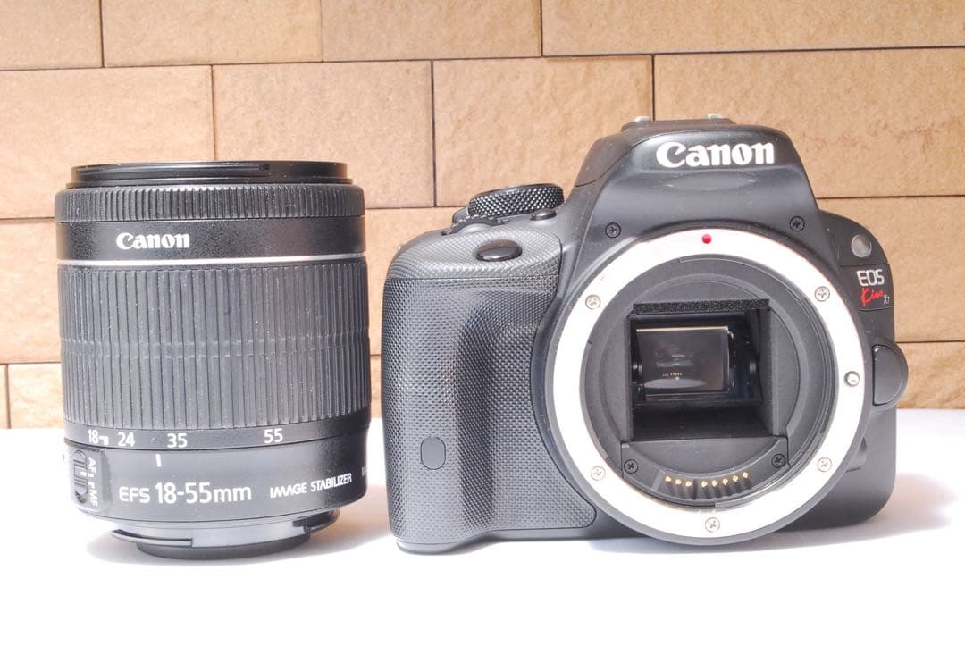 Canon EOS kiss X7 レンズキット カメラケース付き タッチパネル