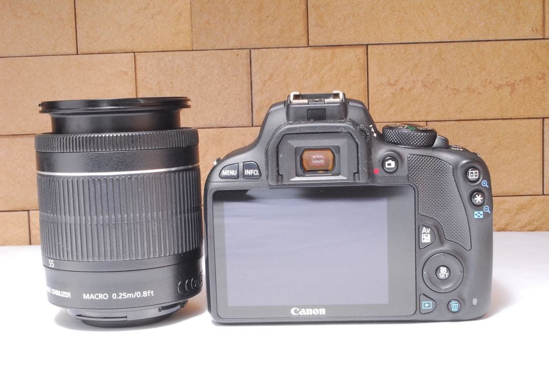 Canon EOS kiss X7 レンズキット カメラケース付き タッチパネル