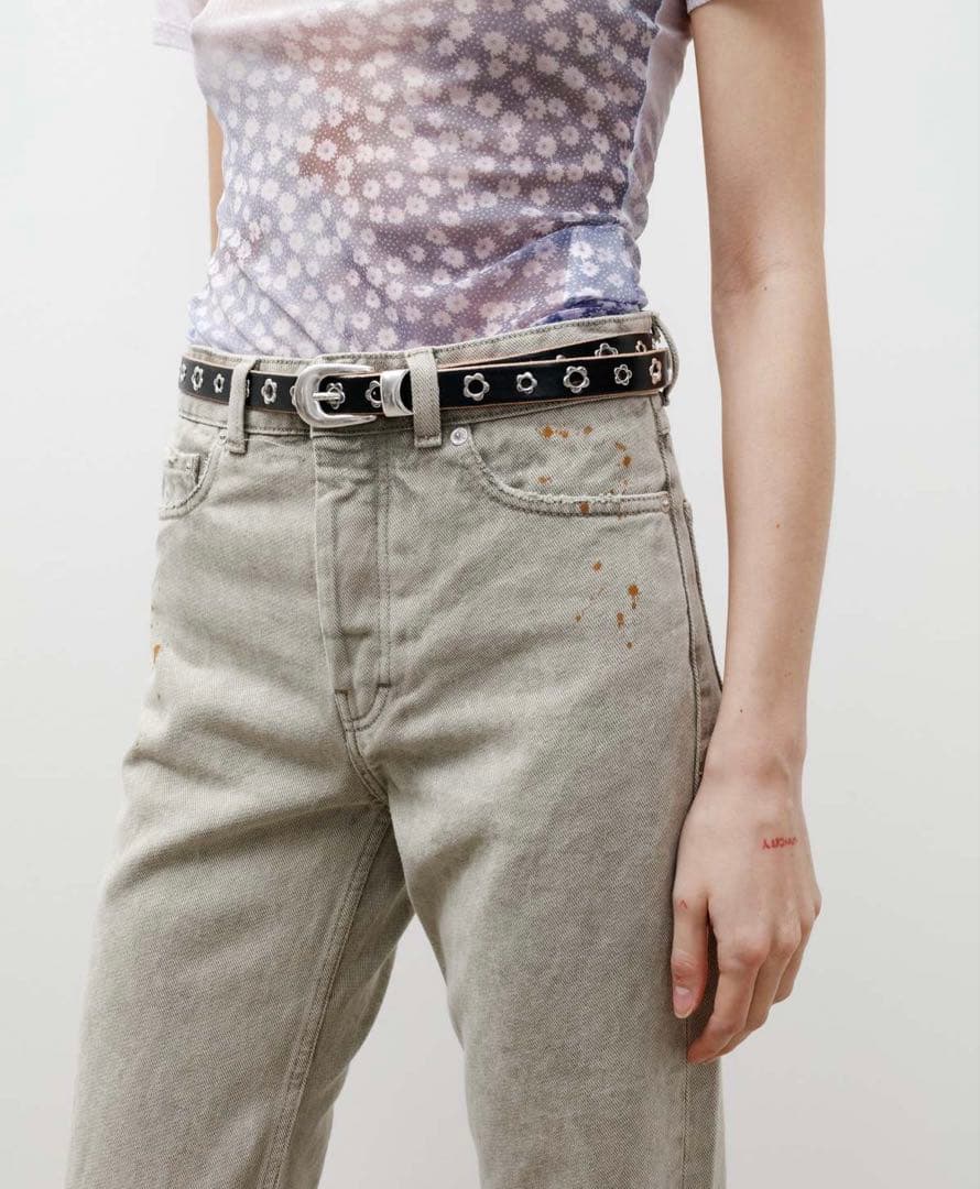 小物 OUR LEGACY BELT 2CM FLOWERS ON BLACK